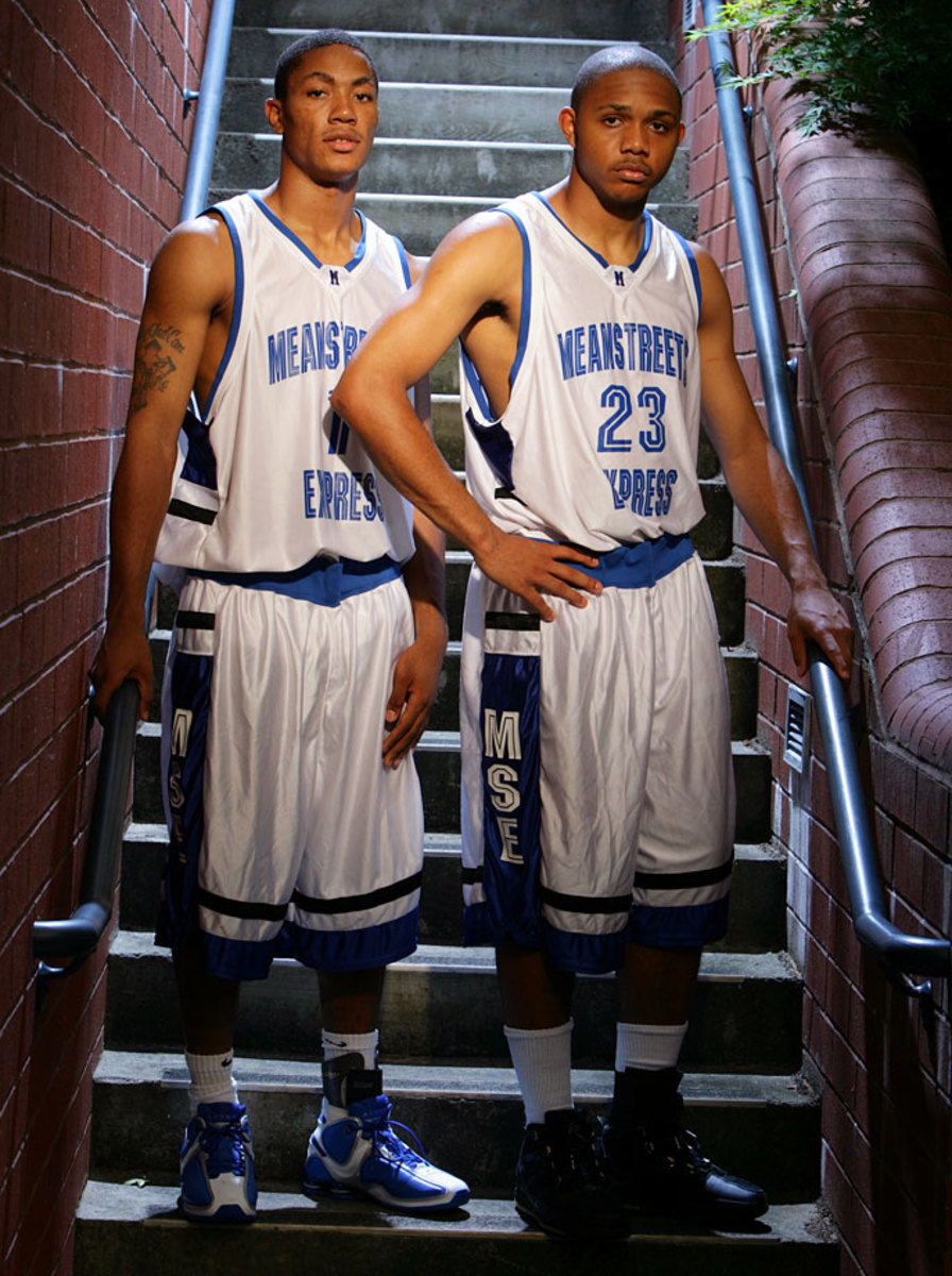 2006-Derrick-Rose-Eric-Gordon-015789101.jpg